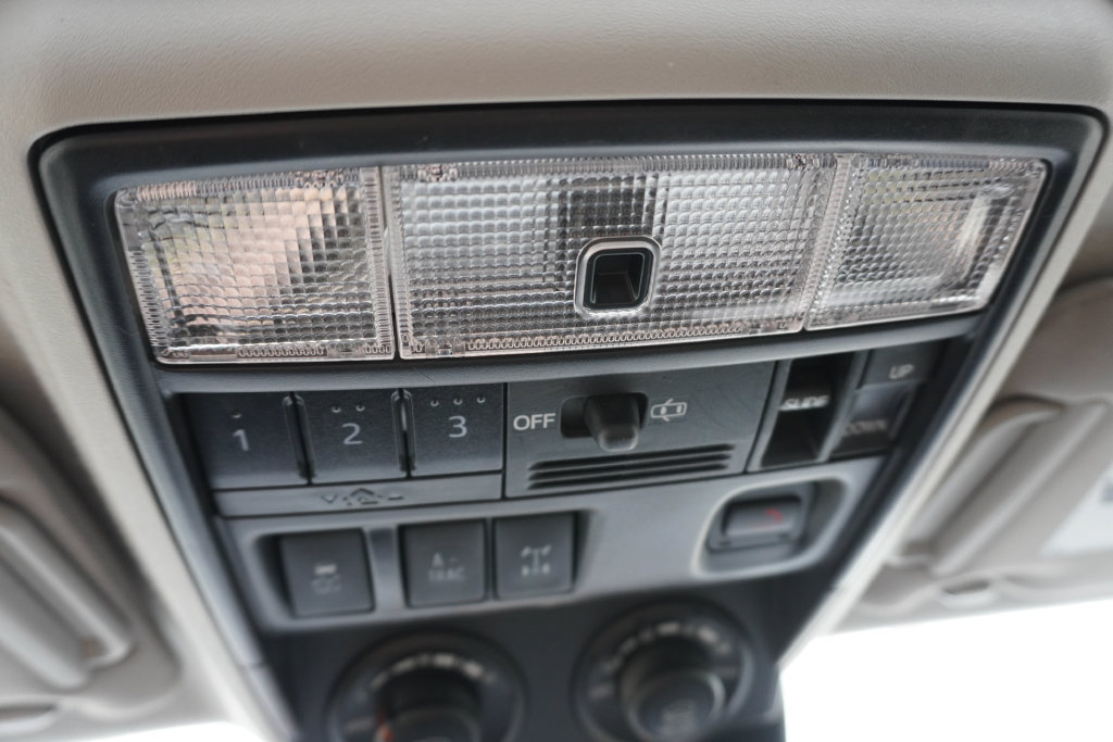 Used 2021 Toyota 4Runner Venture w/ Moonroof Package AWD/4WD image 37