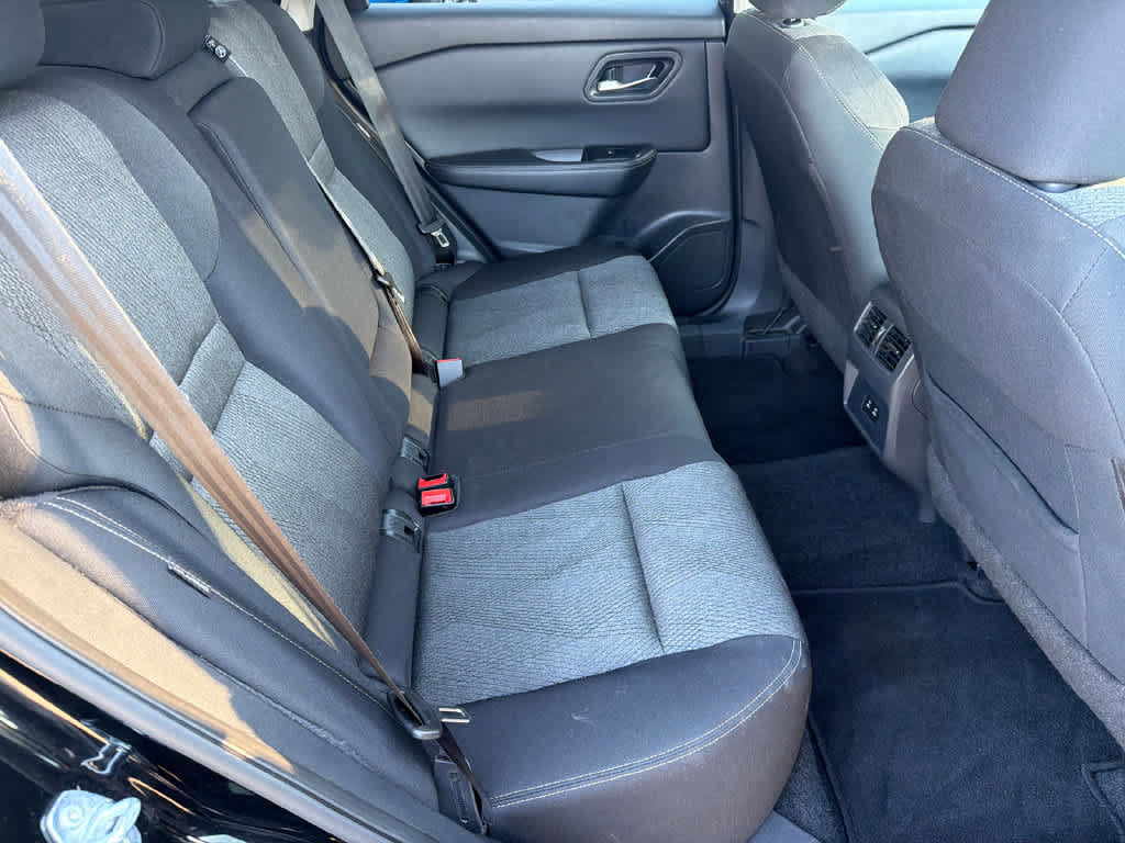 Used 2024 Nissan Rogue SV AWD/4WD image 16