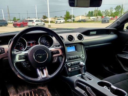 Used 2021 Ford Mustang GT w/ Black Accent Package RWD image 10