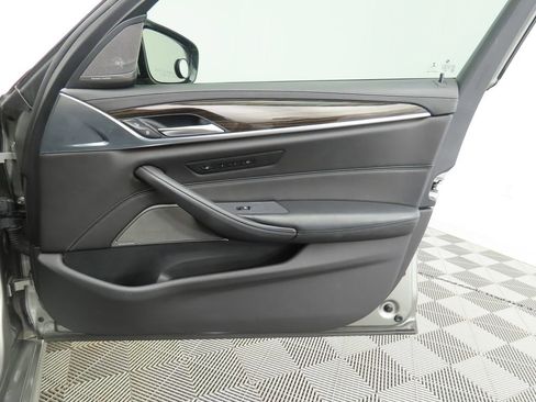 Used 2018 BMW M5 image 24