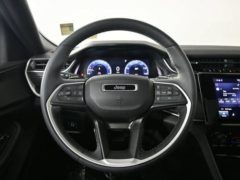 Used 2023 Jeep Grand Cherokee Altitude AWD/4WD image 36