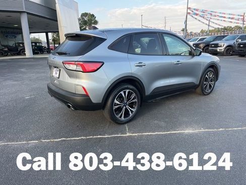 Used 2022 Ford Escape SE w/ SE Sport Appearance Package FWD image 3