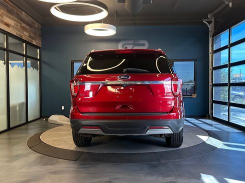 Used 2019 Ford Explorer XLT AWD/4WD image 4