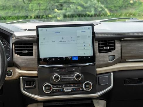 Used 2024 Ford Expedition Limited AWD/4WD image 60