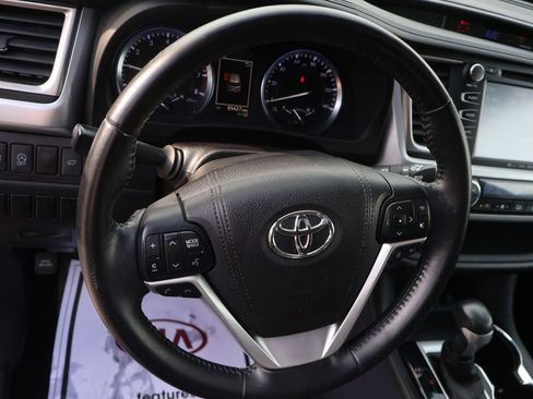 Used 2017 Toyota Highlander SE AWD/4WD image 27