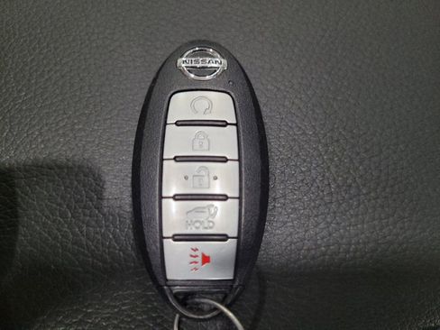 Used 2019 Nissan Rogue SV AWD/4WD image 32