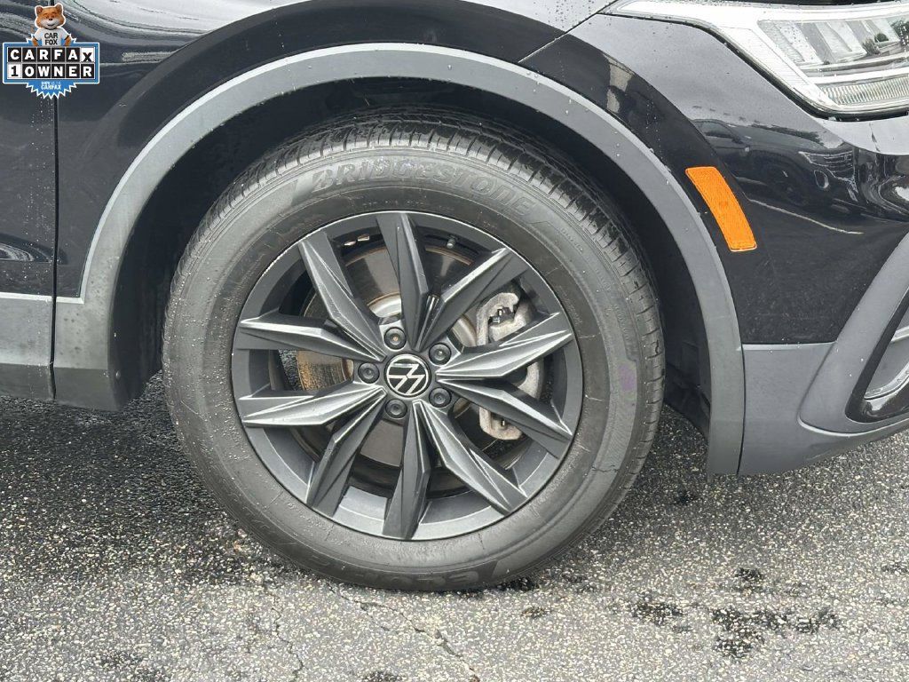 Used 2024 Volkswagen Tiguan SE AWD/4WD image 7
