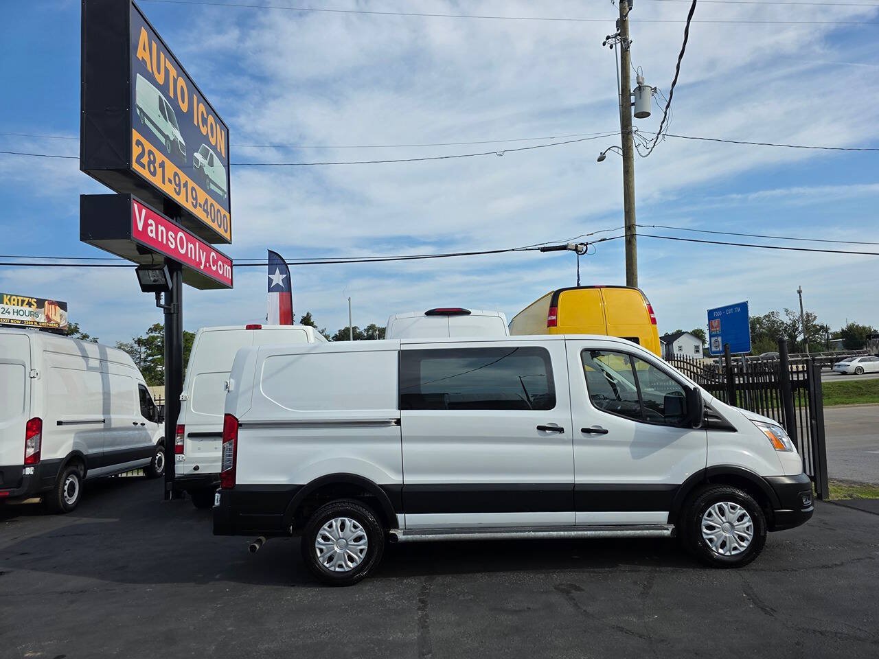 Used 2022 Ford Transit 250 Low Roof w/ Exterior Upgrade Package RWD image 3