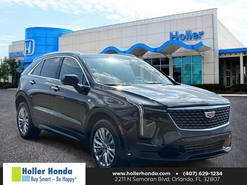 Used 2025 Cadillac XT4 Premium Luxury FWD image 1