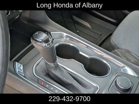 Used 2018 Chevrolet Traverse LT FWD image 21