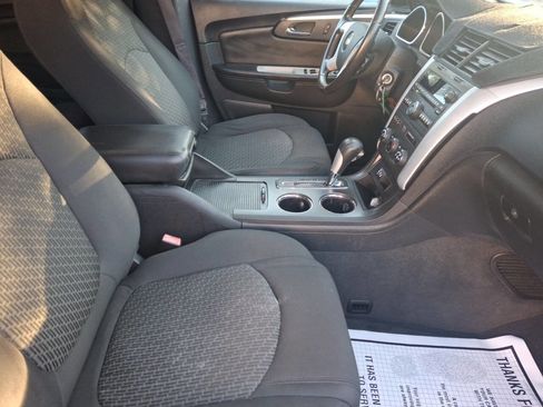 Used 2012 Chevrolet Traverse LT image 16