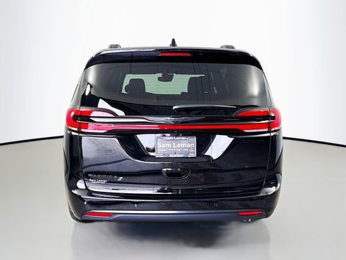 New 2026 Chrysler Pacifica Select w/ S Appearance Package FWD image 6
