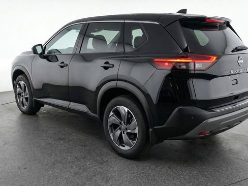 Used 2025 Nissan Rogue SV FWD image 6