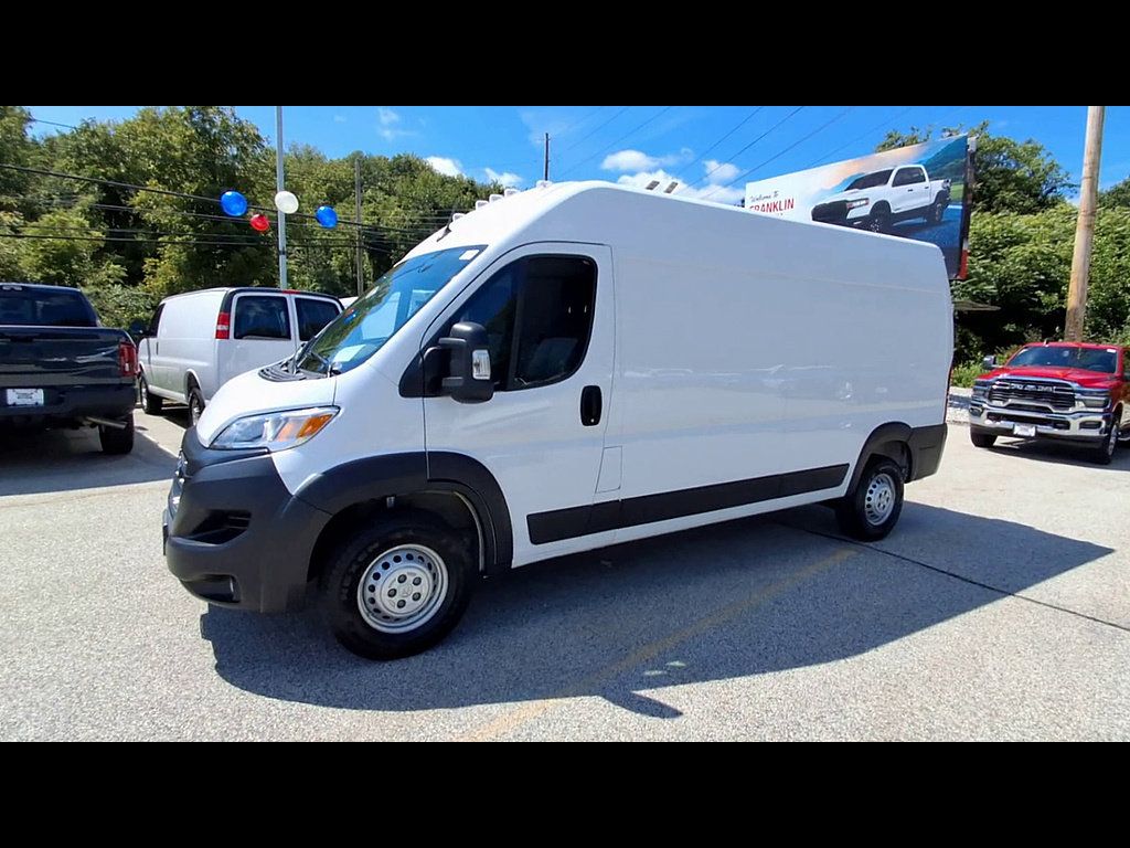 Used 2026 RAM ProMaster 2500 w/ Convenience Group FWD image 4