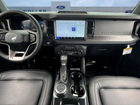 New 2025 Ford Bronco Badlands image 6