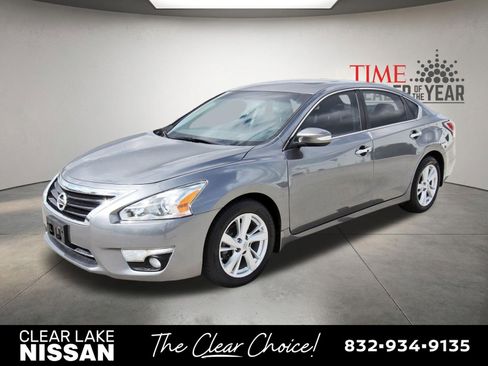 Used 2015 Nissan Altima 2.5 SV w/ Convenience Package image 3