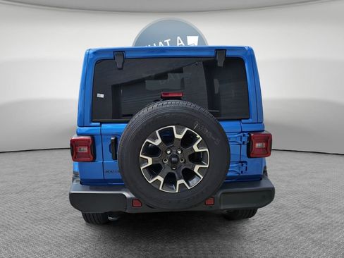 New 2025 Jeep Wrangler Sahara image 7