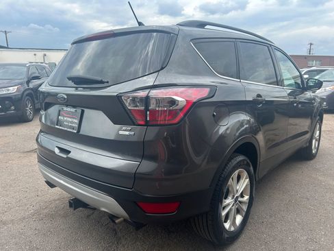 Used 2018 Ford Escape SE w/ SE Sync 3 Package image 5