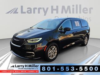 Used 2023 Chrysler Pacifica Touring-L FWD video 1