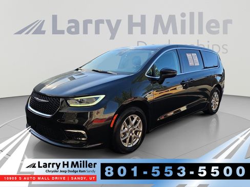 Used 2023 Chrysler Pacifica Touring-L FWD image 1