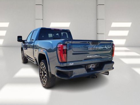 Used 2025 GMC Sierra 2500 Denali Ultimate AWD/4WD image 5