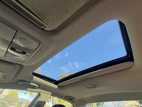 Used 2010 Kia Forte SX image 16