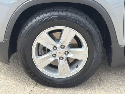 Used 2019 Chevrolet Trax LT w/ LT Convenience Package FWD image 11