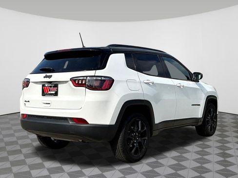 Used 2024 Jeep Compass Latitude w/ Convenience Group AWD/4WD image 6