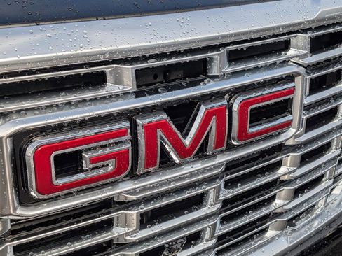 New 2026 GMC Yukon XL Denali image 5