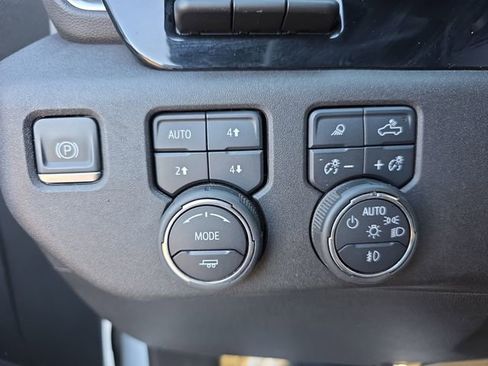 Used 2024 Chevrolet Silverado 2500 High Country w/ High Country Premium Package AWD/4WD image 36