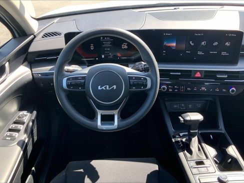 Used 2025 Kia K5 LXS FWD image 5