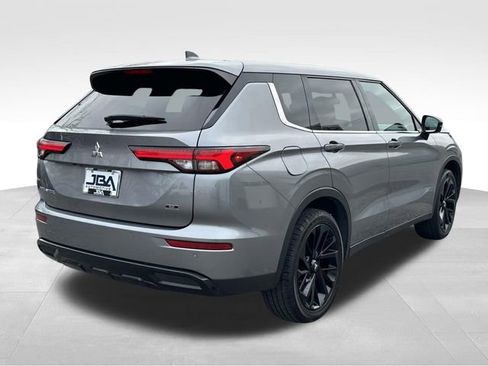 Used 2023 Mitsubishi Outlander SE Black Edition image 26