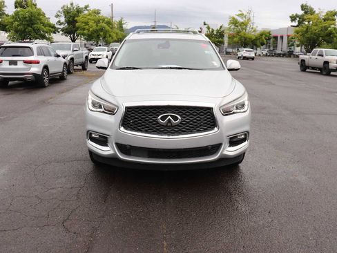 Used 2017 INFINITI QX60 FWD w/ Deluxe Technology Package image 2