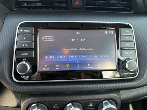 Used 2022 Nissan Kicks S FWD image 28