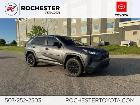 Used 2022 Toyota RAV4 LE AWD/4WD image 1
