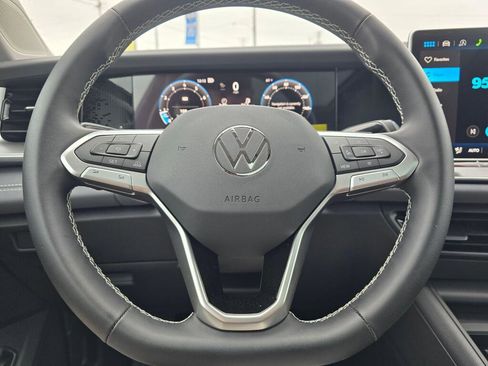 New 2026 Volkswagen Tiguan SE image 24