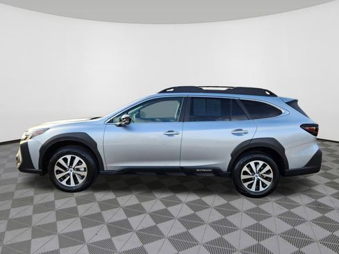 Certified 2025 Subaru Outback Premium image 5