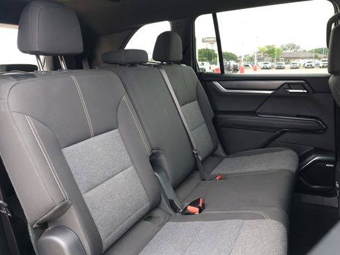 Used 2025 GMC Acadia Elevation FWD image 34