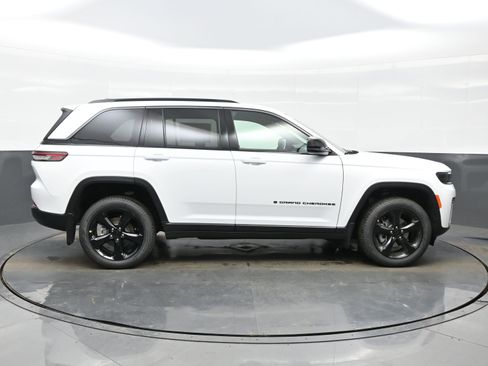 New 2026 Jeep Grand Cherokee Limited w/ Limited Altitude Package image 7