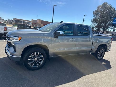 Used 2023 Chevrolet Silverado 1500 LT image 2