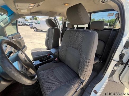 Used 2018 Nissan Frontier SV image 23