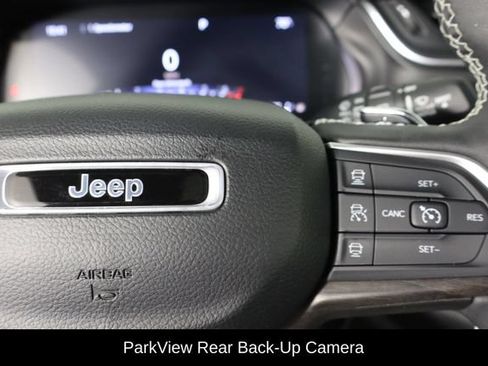 Used 2024 Jeep Grand Cherokee L Limited w/ Black Appearance Package AWD/4WD image 10