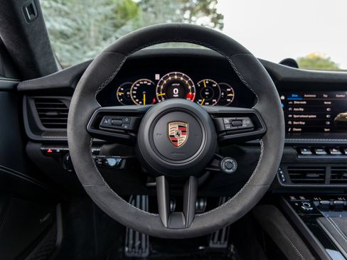 Certified 2026 Porsche 911 GT3 RWD image 38