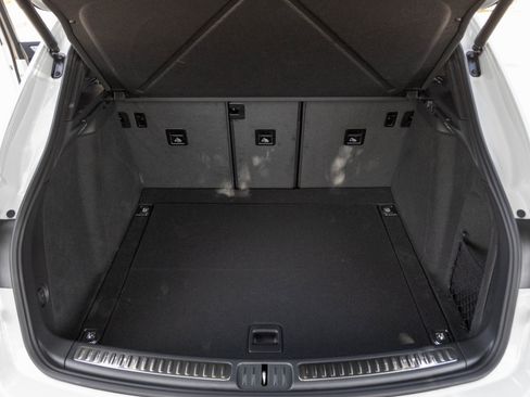 New 2026 Porsche Macan image 30