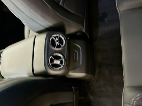 Used 2024 Chevrolet Blazer EV LT AWD/4WD image 27