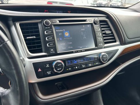 Used 2018 Toyota Highlander Limited FWD image 34