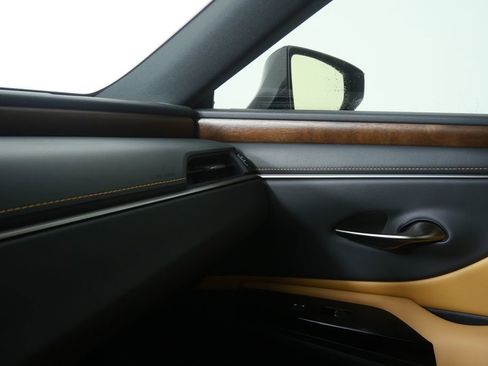 Used 2024 Lexus ES 350 w/ Premium Package image 26