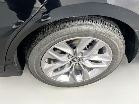 Used 2019 Toyota Avalon XLE w/ Moonroof Package image 30