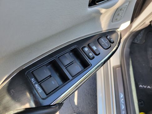 Used 2017 Toyota Avalon Limited w/ Carpet Mat Package image 18