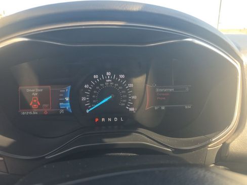 Used 2020 Ford Fusion SE FWD image 4